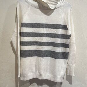 Turtleneck sweater with stripes
